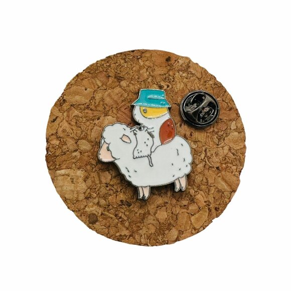 ✨Bubu the guinea pig weaver enamel pin guinea pig weaver for knitters brooch✨ - Picture 2 of 5